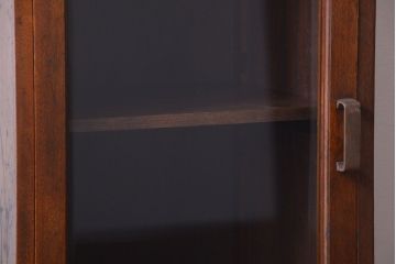アンティーク家具　和製アンティーク　古い木製の縦型収納棚(ガラス戸棚)