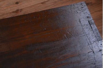 アンティーク家具　アンティーク　前面栗材のダイヤガラス引き戸鉄脚ローボード