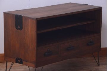 アンティーク家具　和製アンティーク　引き出し3杯付きの鉄脚ローボード