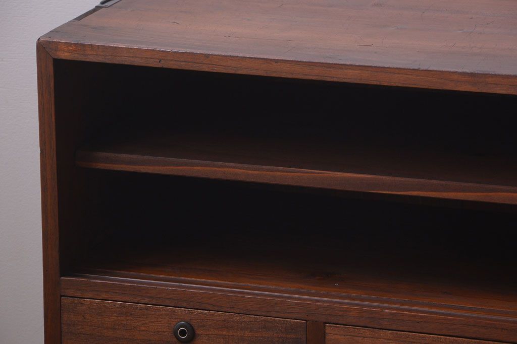 アンティーク家具　和製アンティーク　引き出し3杯付きの鉄脚ローボード