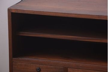 アンティーク家具　和製アンティーク　引き出し3杯付きの鉄脚ローボード