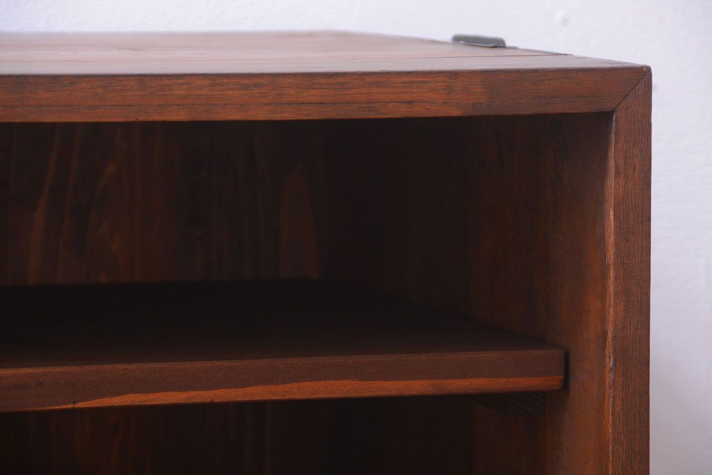 アンティーク家具　和製アンティーク　引き出し3杯付きの鉄脚ローボード