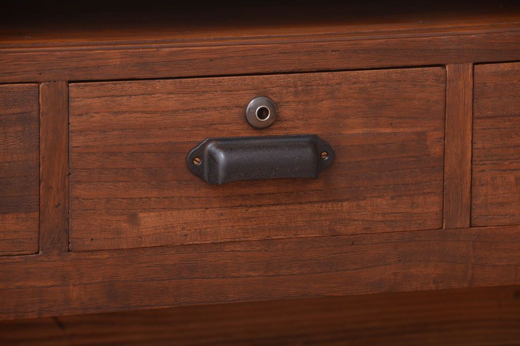 アンティーク家具　和製アンティーク　引き出し3杯付きの鉄脚ローボード