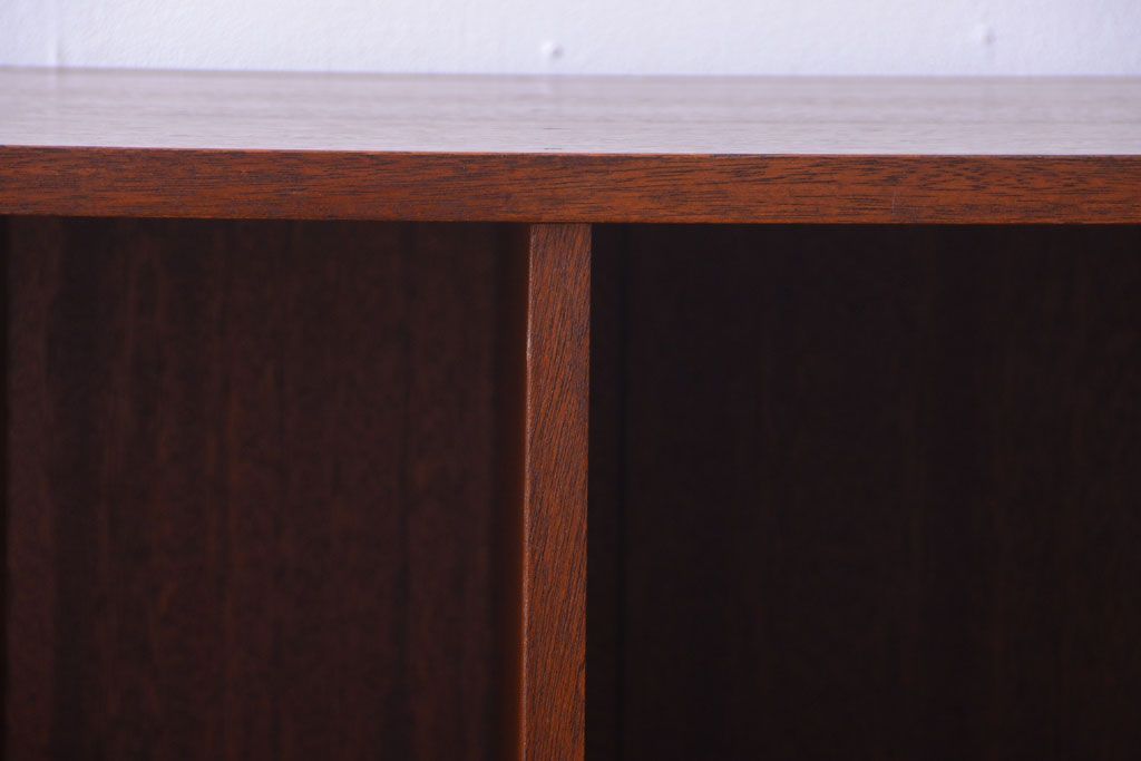 アンティーク家具　和製アンティーク　特大サイズ!古い木の重厚なマス目棚(収納棚、飾り棚)