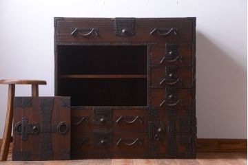 アンティーク家具　古民具・骨董　明治期　重厚な金具のアンティーク帳場箪笥