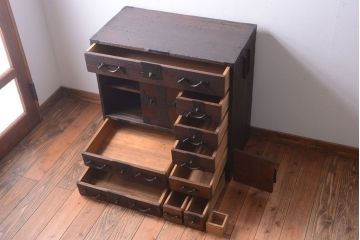 アンティーク家具　古民具・骨董　明治期　重厚な金具のアンティーク帳場箪笥