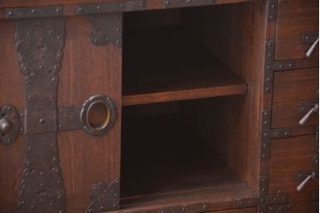 アンティーク家具　古民具・骨董　明治期　重厚な金具のアンティーク帳場箪笥