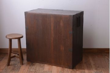 アンティーク家具　古民具・骨董　明治期　重厚な金具のアンティーク帳場箪笥