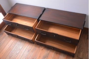 アンティーク家具　古民具・骨董　明治期　重厚な金具のアンティーク衣装箪笥