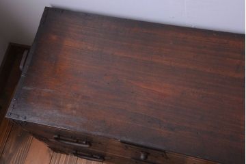 アンティーク家具　古民具・骨董　明治期　重厚な金具のアンティーク衣装箪笥