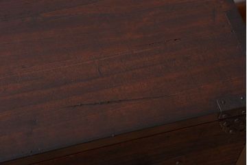 アンティーク家具　古民具・骨董　明治期　重厚な金具のアンティーク衣装箪笥