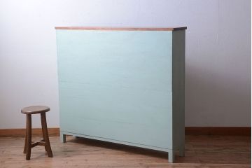 レトロ家具　アンティーク　レトロでかわいい脚付きマス目棚ロッカー