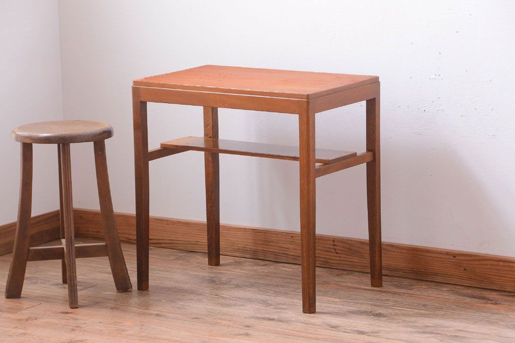 レトロ家具　昭和レトロ　古い木製のシンプルなアンティークサイドテーブル