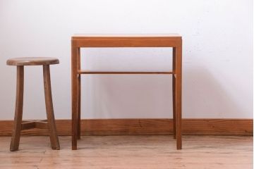 レトロ家具　昭和レトロ　古い木製のシンプルなアンティークサイドテーブル