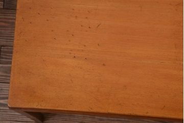 レトロ家具　昭和レトロ　古い木製のシンプルなアンティークサイドテーブル