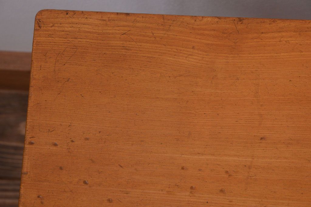 レトロ家具　昭和レトロ　古い木製のシンプルなアンティークサイドテーブル