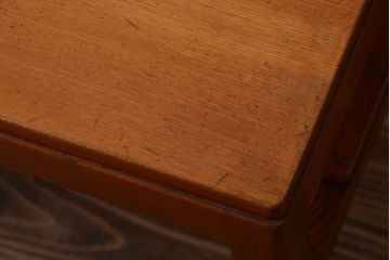 レトロ家具　昭和レトロ　古い木製のシンプルなアンティークサイドテーブル