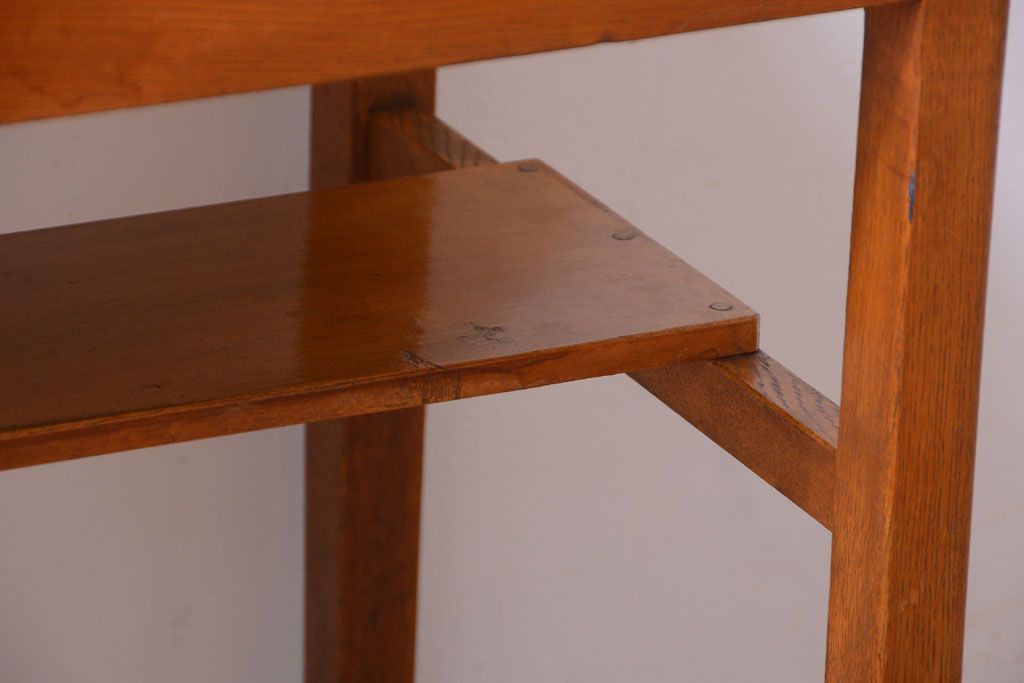 レトロ家具　昭和レトロ　古い木製のシンプルなアンティークサイドテーブル