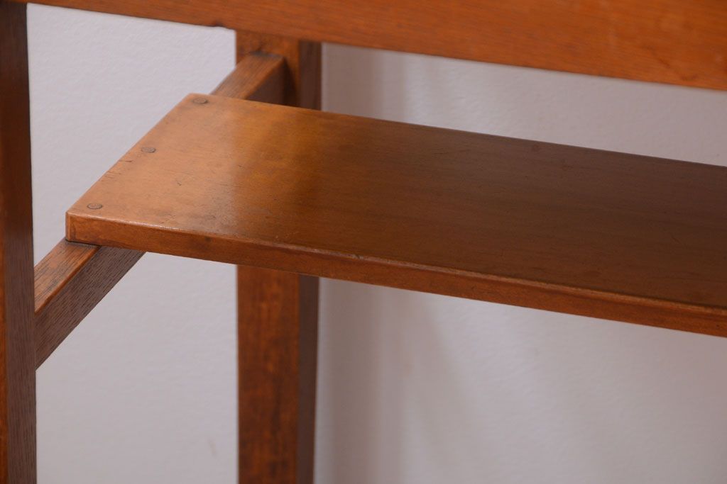 レトロ家具　昭和レトロ　古い木製のシンプルなアンティークサイドテーブル