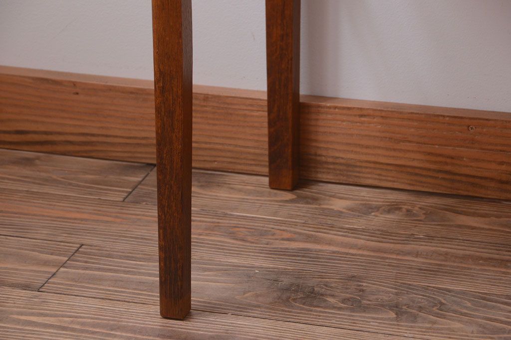 レトロ家具　昭和レトロ　古い木製のシンプルなアンティークサイドテーブル