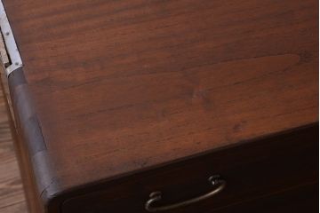 アンティーク家具　和製アンティーク　古い桐材のシックな衣装箪笥(桐箪笥、桐たんす)