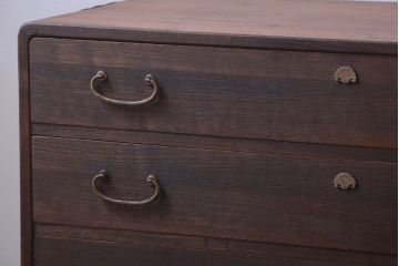 アンティーク家具　和製アンティーク　古い桐材のシックな衣装箪笥(桐箪笥、桐たんす)