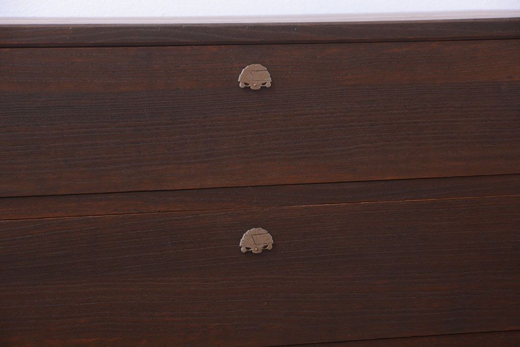 アンティーク家具　和製アンティーク　古い桐材のシックな衣装箪笥(桐箪笥、桐たんす)