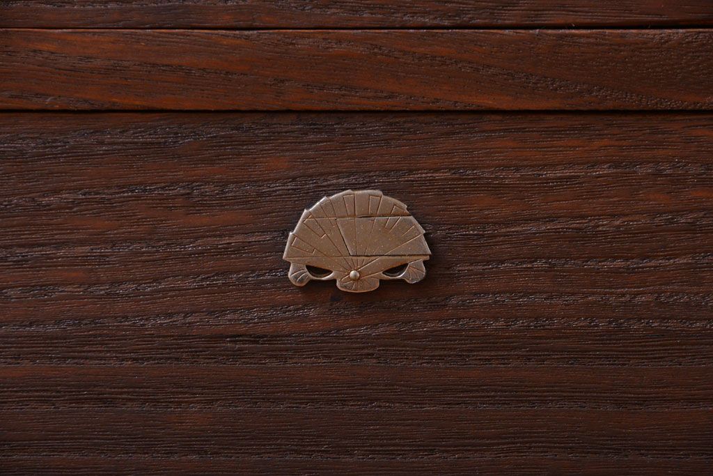 アンティーク家具　和製アンティーク　古い桐材のシックな衣装箪笥(桐箪笥、桐たんす)