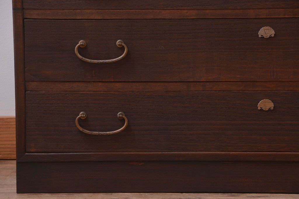 アンティーク家具　和製アンティーク　古い桐材のシックな衣装箪笥(桐箪笥、桐たんす)