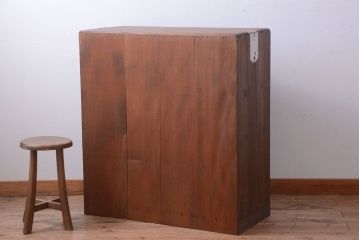 アンティーク家具　和製アンティーク　古い桐材のシックな衣装箪笥(桐箪笥、桐たんす)