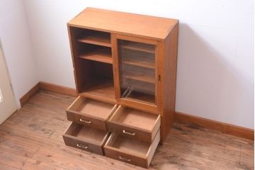アンティーク家具　和製アンティーク　古い木のシンプルな引き出し付きガラス戸棚(収納棚)