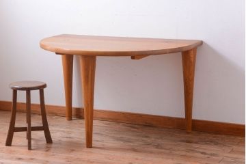 中古　キツツキマーク　飛騨産業　森のことば　半円形テーブル(座卓)(定価約16万)