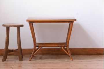 アンティーク家具　和製アンティーク　ラタン使用!ナラ材天板の古いサイドテーブル