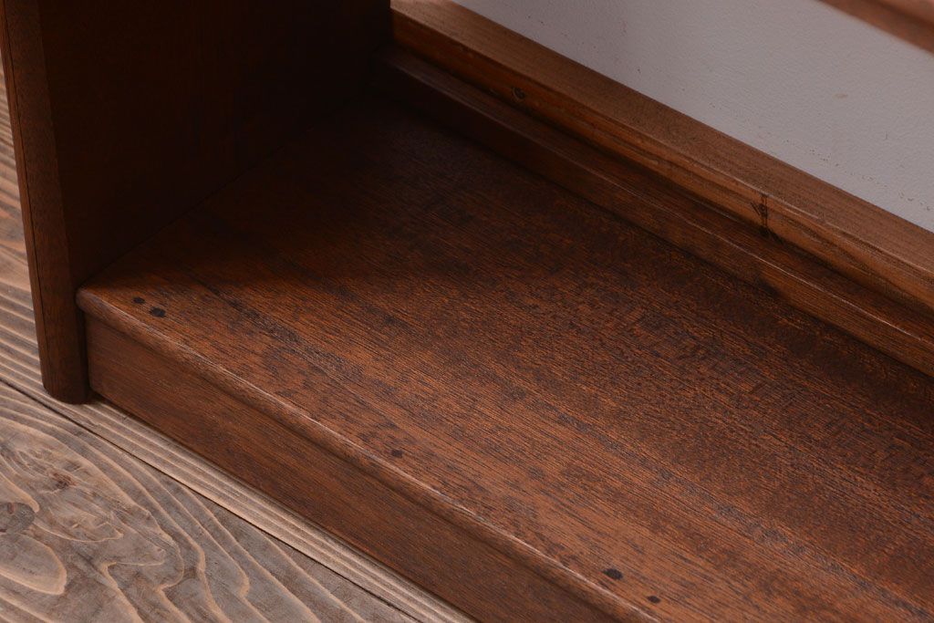 アンティーク家具　和製アンティーク　古い木のシックでシンプルなブックシェルフ(本棚)