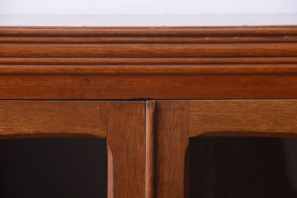 アンティーク家具　和製アンティーク　古い木の小ぶりな引き出し付き本箱