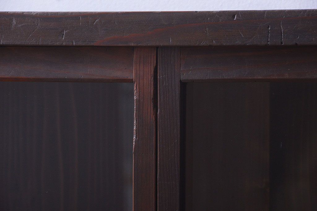 アンティーク家具　和製アンティーク　4枚引き戸付き!古い木製の横型戸棚