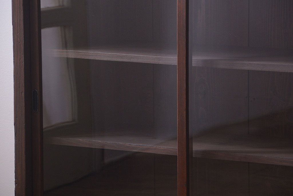 アンティーク家具　和製アンティーク　4枚引き戸付き!古い木製の横型戸棚