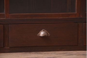 アンティーク家具　和製アンティーク　4枚引き戸付き!古い木製の横型戸棚