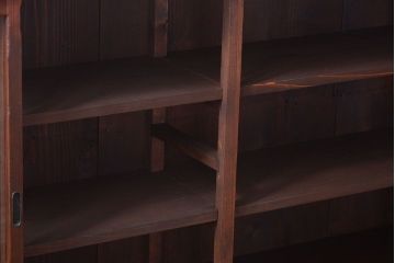 アンティーク家具　和製アンティーク　4枚引き戸付き!古い木製の横型戸棚