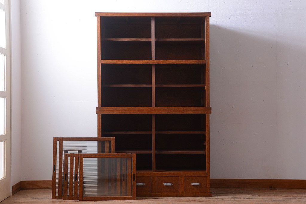 アンティーク家具　和製アンティーク　古い木製の縦型重ね収納棚