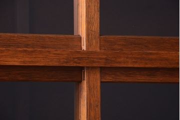 アンティーク家具　和製アンティーク　古い木製の縦型重ね収納棚