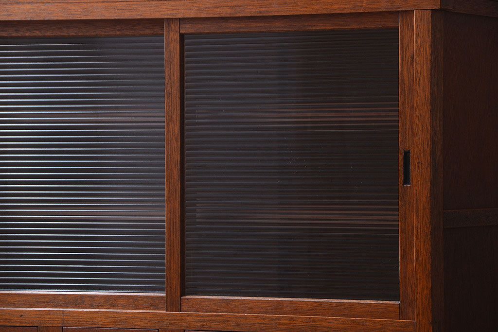 アンティーク家具　和製アンティーク　古い木製の縦型重ね収納棚