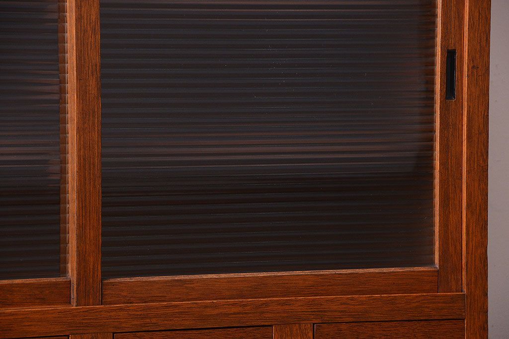 アンティーク家具　和製アンティーク　古い木製の縦型重ね収納棚