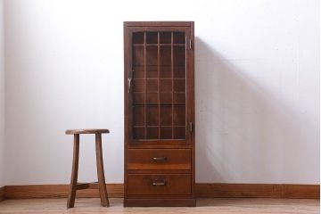 アンティーク家具　和製アンティーク　格子がモダンな縦型の小さなガラスケース