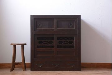 アンティーク家具　古民具・骨董　重厚な鉄脚がモダンな小さなアンティーク水屋箪笥