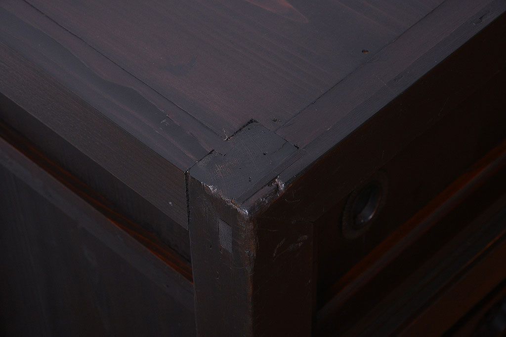 アンティーク家具　古民具・骨董　重厚な鉄脚がモダンな小さなアンティーク水屋箪笥