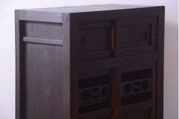 アンティーク家具　古民具・骨董　重厚な鉄脚がモダンな小さなアンティーク水屋箪笥