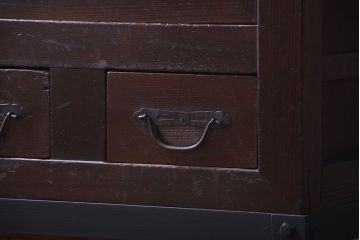 アンティーク家具　古民具・骨董　重厚な鉄脚がモダンな小さなアンティーク水屋箪笥