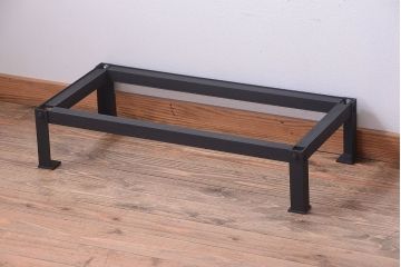 アンティーク家具　古民具・骨董　重厚な鉄脚がモダンな小さなアンティーク水屋箪笥