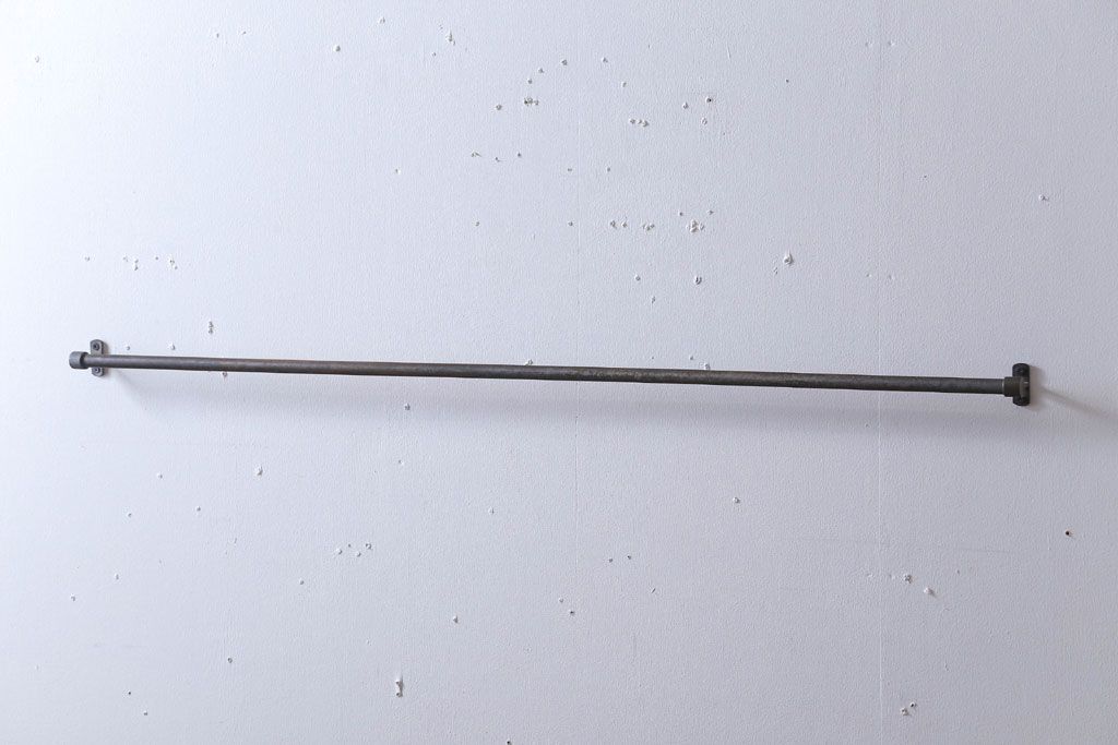 アンティーク雑貨　ビンテージ　シンプルでレトロな古いカーテンレール